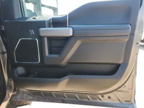 Used 2019 Ford F250 Platinum w/ Platinum Ultimate Package AWD/4WD image 16