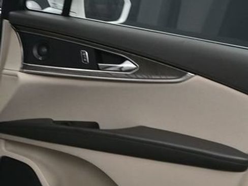 Used 2019 Lincoln Nautilus Reserve AWD/4WD image 12