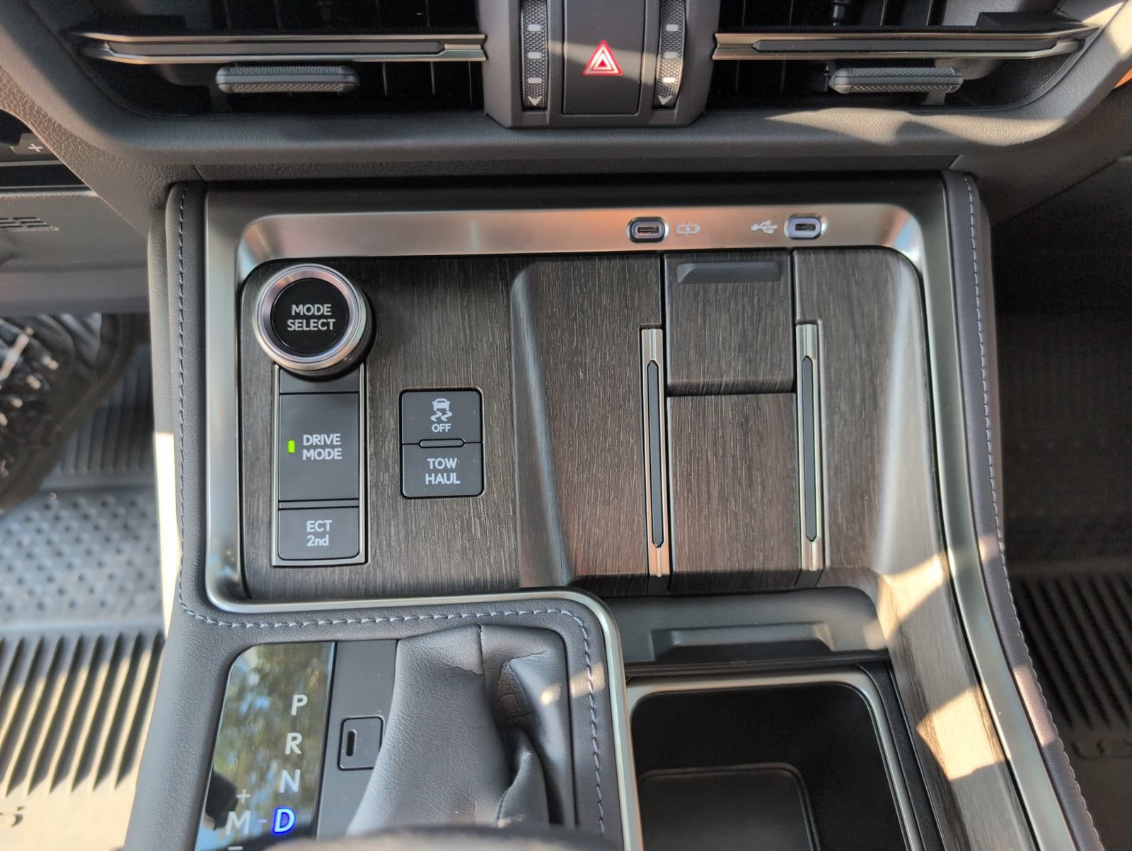 Certified 2025 Lexus GX 550 w/ Accessory Package (2T) AWD/4WD image 14