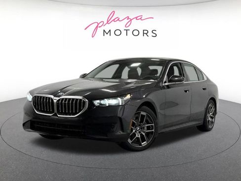 Used 2026 BMW 530i xDrive w/ Convenience Package AWD/4WD image 2