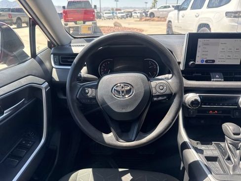 Used 2023 Toyota RAV4 XLE FWD image 15