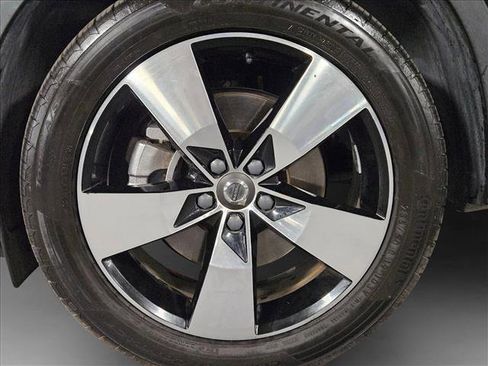 Used 2019 Volvo XC40 T5 Momentum image 24