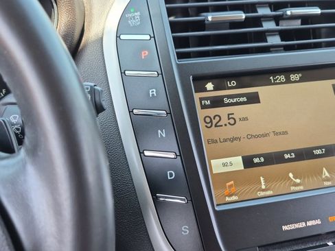Used 2018 Lincoln MKC Reserve FWD image 10