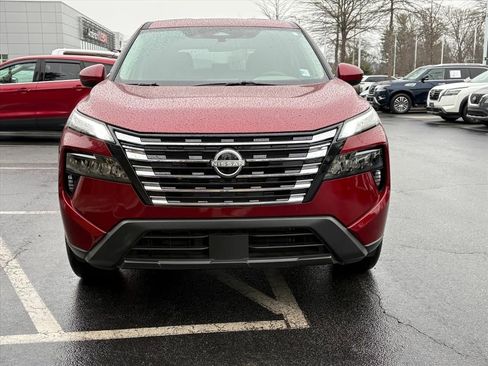 Certified 2025 Nissan Rogue SV image 4