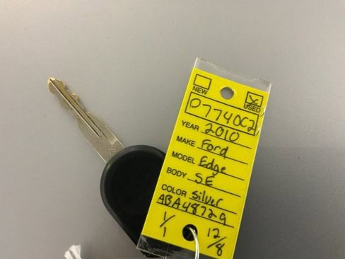 Used 2010 Ford Edge SE image 32