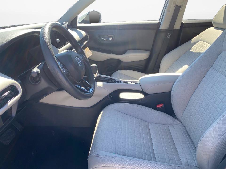 Certified 2027 Honda HR-V LX image 9