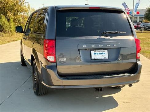 Used 2019 Dodge Grand Caravan SE image 5