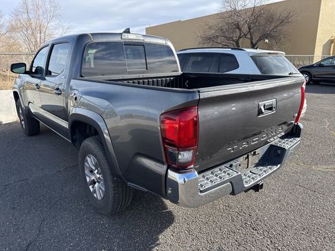 Used 2019 Toyota Tacoma SR5 image 2