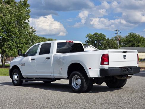 Used 2018 RAM 3500 Tradesman w/ Popular Equipment Group RWD image 9