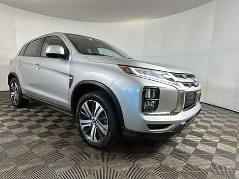 Used 2025 Mitsubishi Outlander Sport ES AWD/4WD image 2