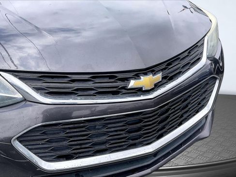 Used 2017 Chevrolet Cruze LT FWD image 28