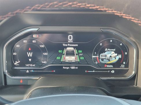 Used 2025 GMC Sierra 2500 AT4X image 13