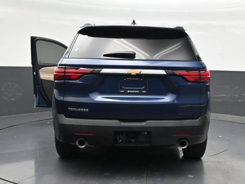 Used 2023 Chevrolet Traverse LS FWD image 4