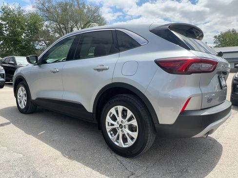 Used 2023 Ford Escape Active w/ Cold Weather Package FWD image 7