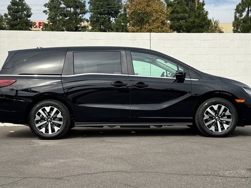 New 2026 Honda Odyssey EX-L image 3