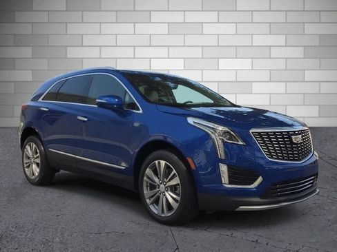 Certified 2024 Cadillac XT5 Premium Luxury w/ Technology Package FWD image 7