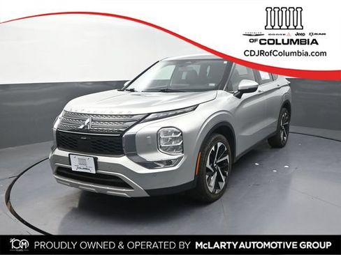 Used 2023 Mitsubishi Outlander SE AWD/4WD image 1
