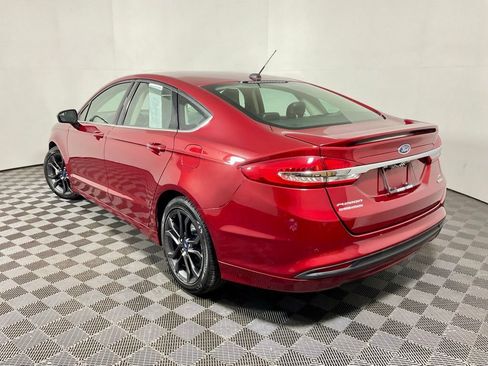 Used 2018 Ford Fusion SE w/ Equipment Group 201A FWD image 12