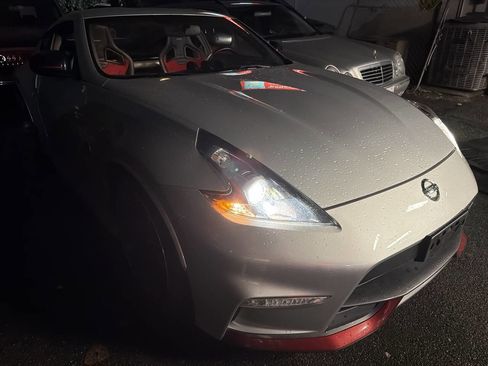 Used 2015 Nissan 370Z NISMO image 8