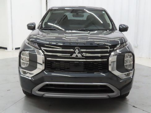 New 2026 Mitsubishi Outlander SE FWD image 8