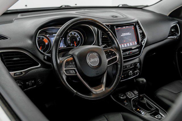 Used 2019 Jeep Cherokee Limited AWD/4WD image 14