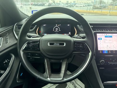 Used 2022 Jeep Grand Cherokee L Overland w/ Luxury Tech Group IV image 18