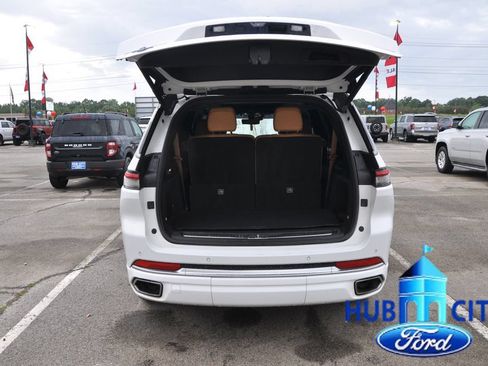 Used 2023 Jeep Grand Cherokee L Summit w/ Advanced Protech Group IV AWD/4WD image 23