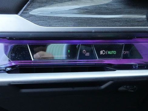 Used 2023 BMW 740i RWD image 16