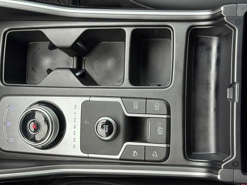 Used 2022 Kia Sorento S FWD image 32