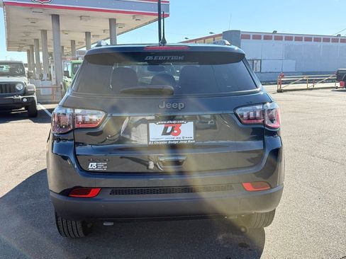 New 2026 Jeep Compass Latitude image 9