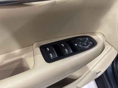 Used 2019 Cadillac XT5 AWD image 15