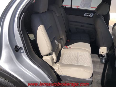 Used 2013 Ford Explorer XLT FWD image 20