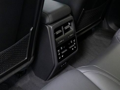New 2026 Porsche Macan 4 Electric AWD/4WD image 25