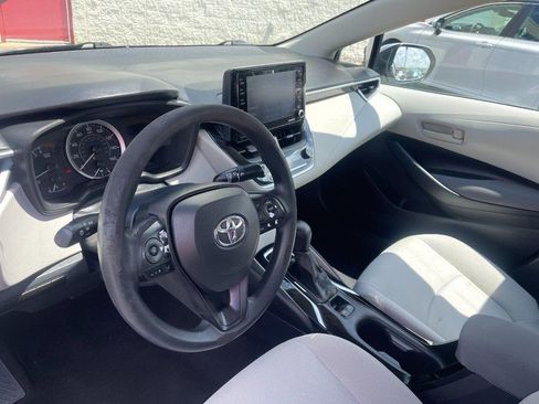 Used 2022 Toyota Corolla LE FWD image 17