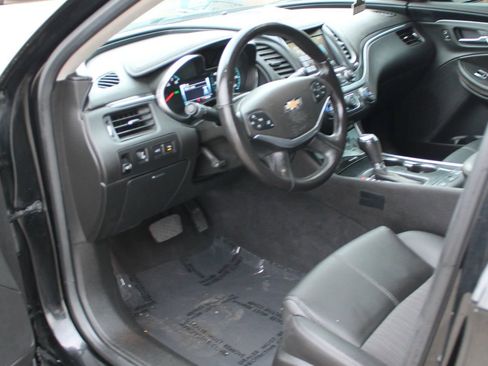 Used 2019 Chevrolet Impala LT w/ Sunroof and Spoiler Package FWD image 12