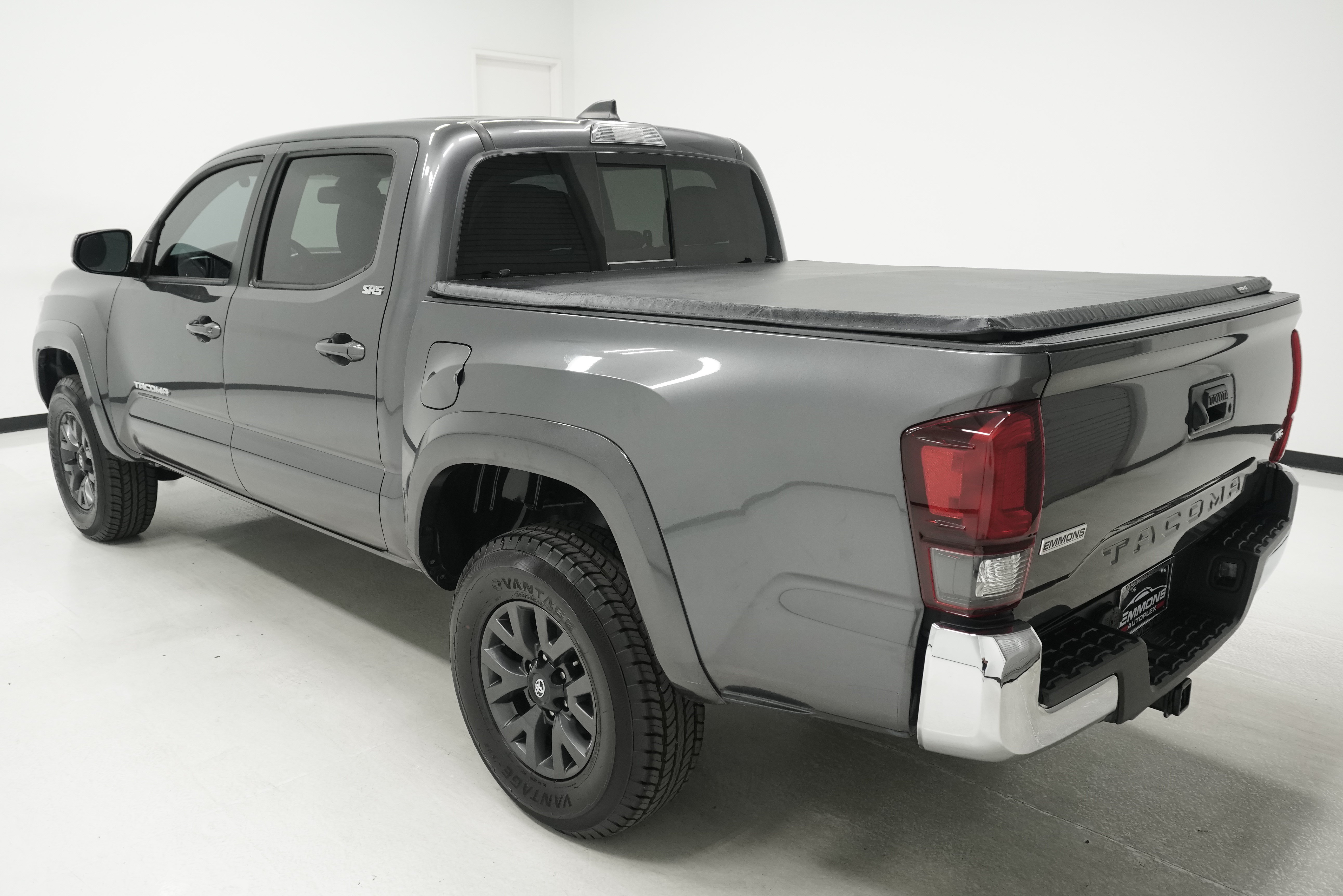 Used 2021 Toyota Tacoma SR5 RWD image 5