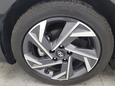 Used 2025 Hyundai Elantra Sport FWD image 31