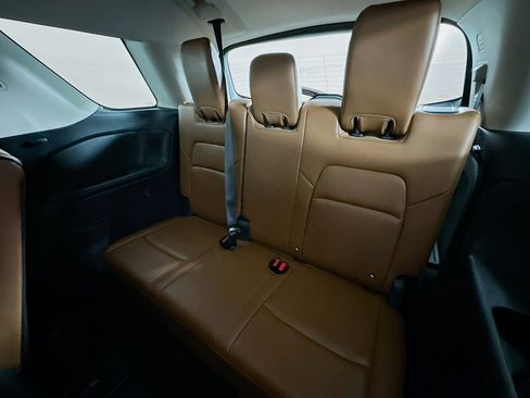 Used 2023 Nissan Pathfinder Platinum w/ Cargo Package image 26