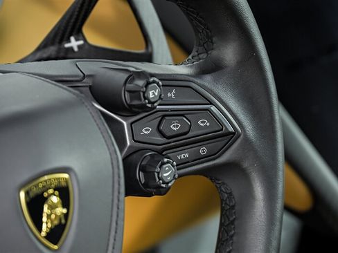Used 2024 Lamborghini Revuelto AWD/4WD image 62