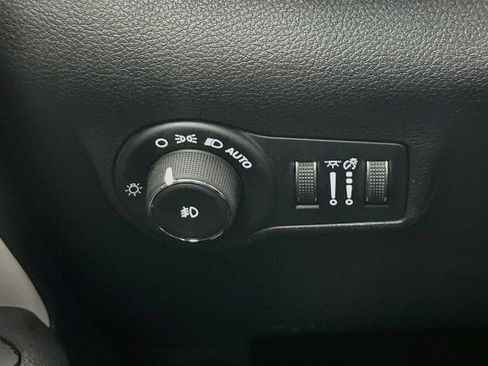 Used 2025 Jeep Compass Limited AWD/4WD image 16