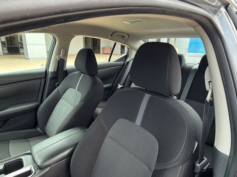 Used 2023 Nissan Sentra SV FWD image 7