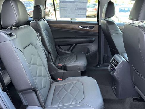 New 2026 Volkswagen Atlas SE image 15