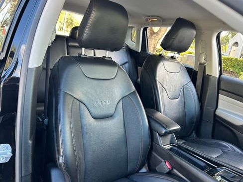 Certified 2022 Jeep Compass Limited image 35