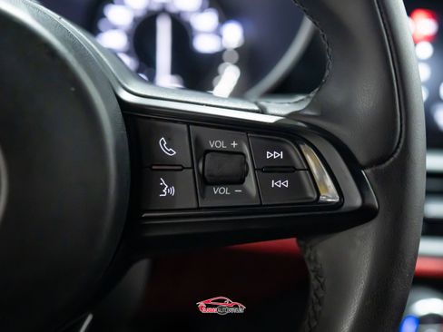 Used 2020 Alfa Romeo Giulia w/ Nero Edizione RWD image 25