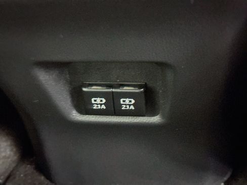 Used 2019 Toyota RAV4 XLE Premium FWD image 43
