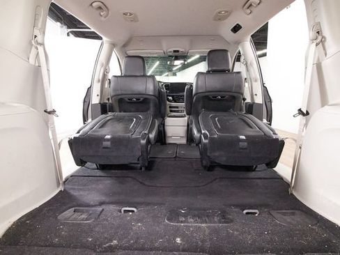 Used 2022 Chrysler Pacifica Touring-L AWD/4WD image 31
