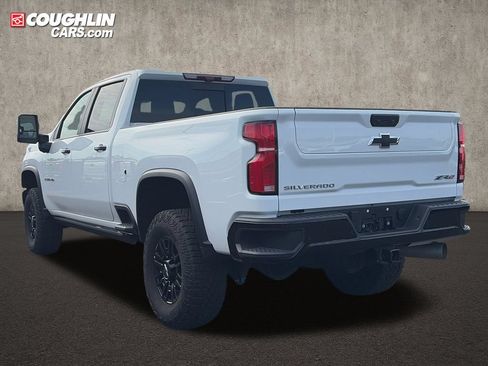 Used 2025 Chevrolet Silverado 2500 ZR2 w/ Technology Package AWD/4WD image 6