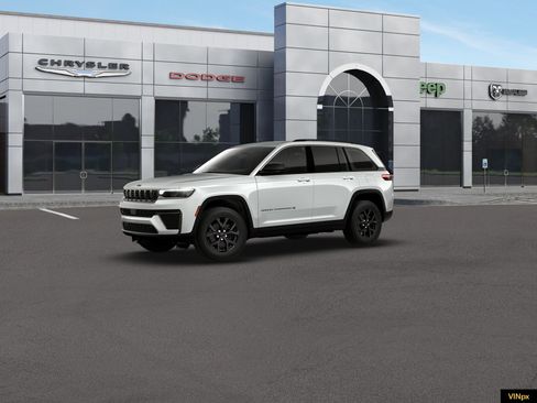 New 2026 Jeep Grand Cherokee Altitude AWD/4WD image 2