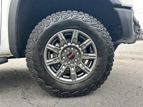 Used 2025 GMC Sierra 1500 AT4X image 13