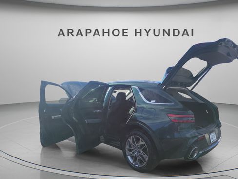 Used 2022 Genesis GV70 2.5T w/ Select Package image 6